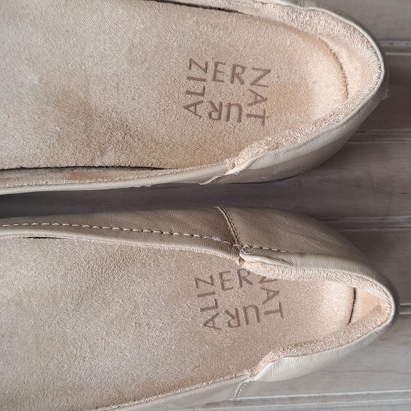 NATURALIZER FLEXY SLIP ON FLATS - Picture 2 of 11